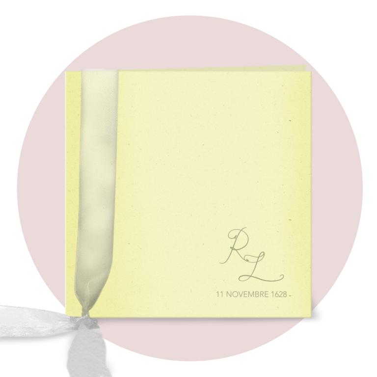 Immagine prodotto: Libretto messa formato quadrato, spillato in cartoncino pregiato tipo: FLORA GIGLIO